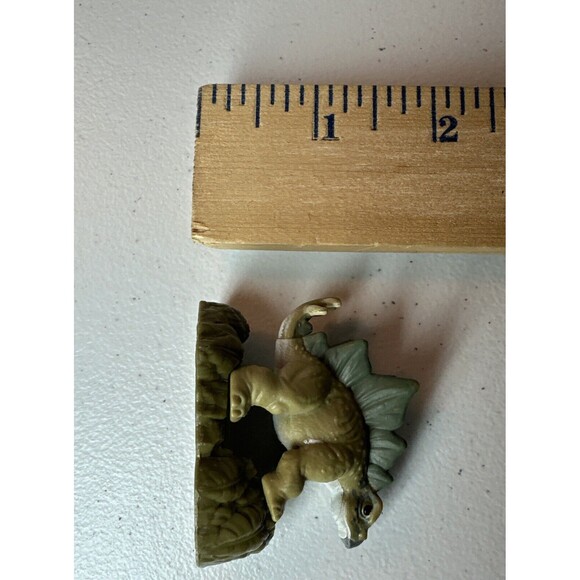 JURASSIC WORLD MINI STEGOSAURUS FIGURE 2020 Mattel - Picture 5 of 5